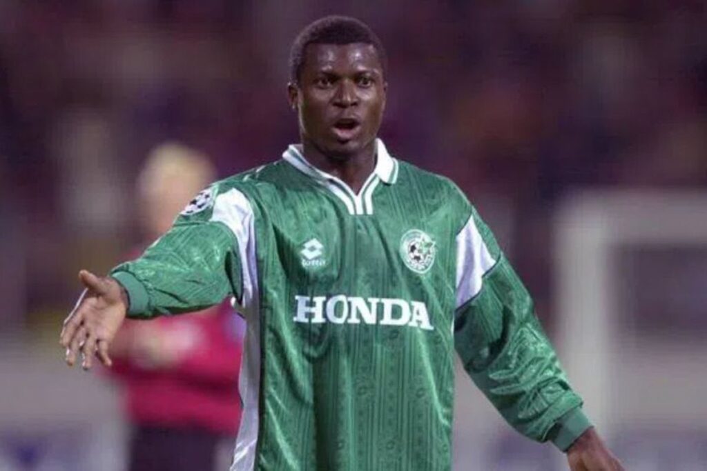 Yakubu Aiyegbeni in action for Nigeria