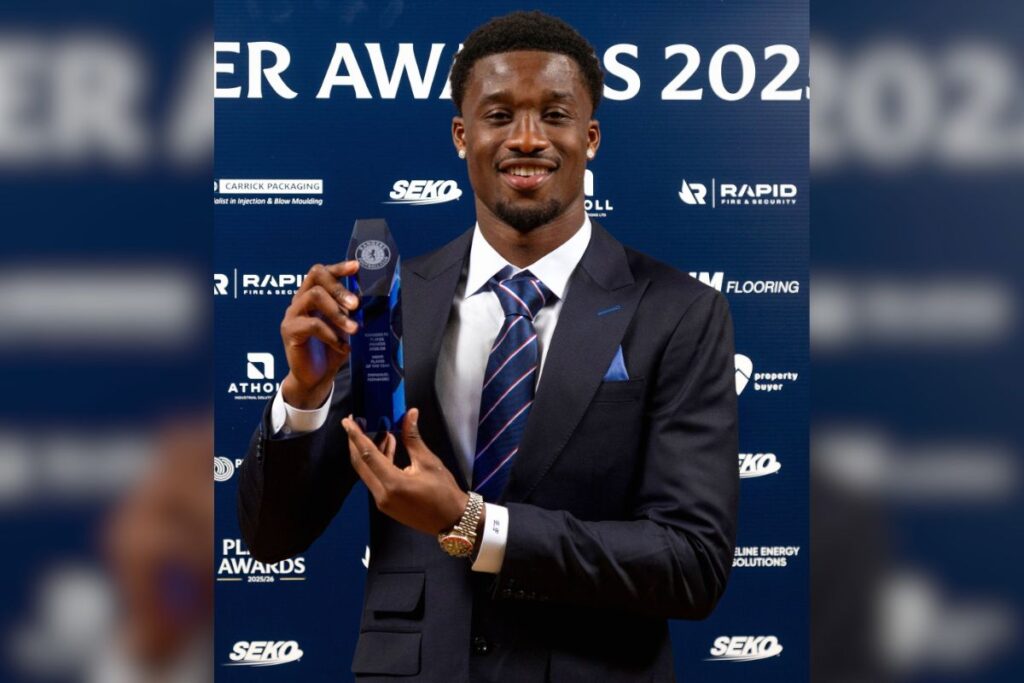 Emmanuel Fernandez with his Rangers Men's Player of the Year Award for the 2025/25 season.